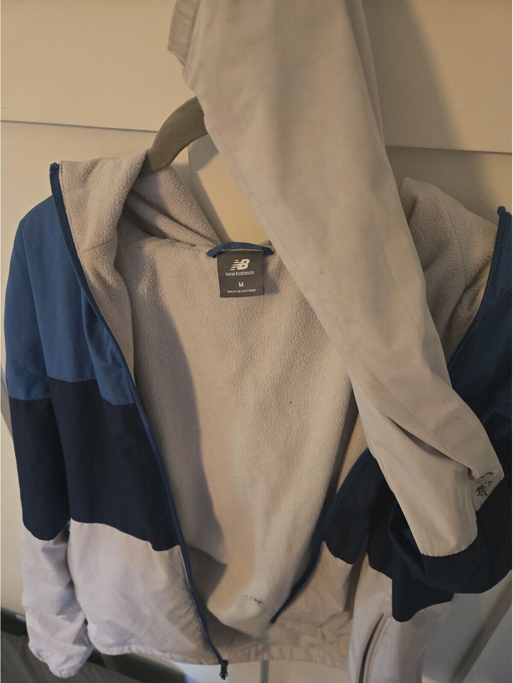 New Balance Tricolor Hooded Windbreaker Jacket Size M - Picture 6 of 6